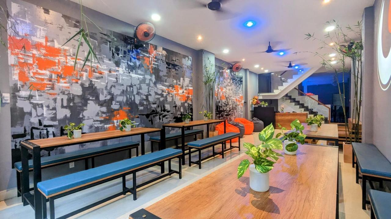 Base Backpackers Hostel Ho Chi Minh City Exterior photo