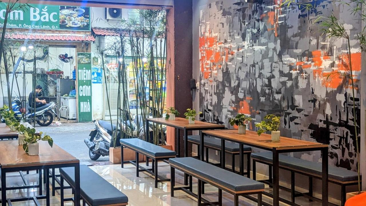 Base Backpackers Hostel Ho Chi Minh City Exterior photo