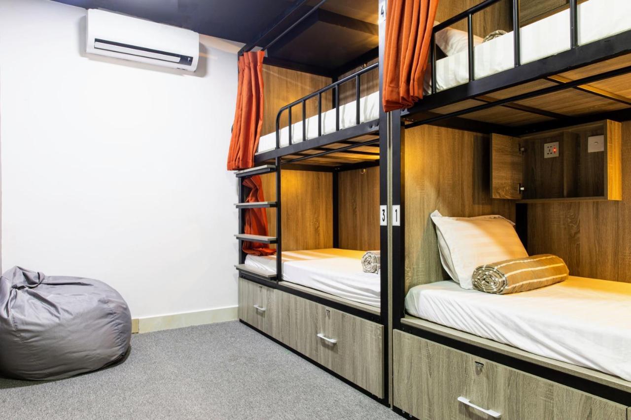 Base Backpackers Hostel Ho Chi Minh City Exterior photo