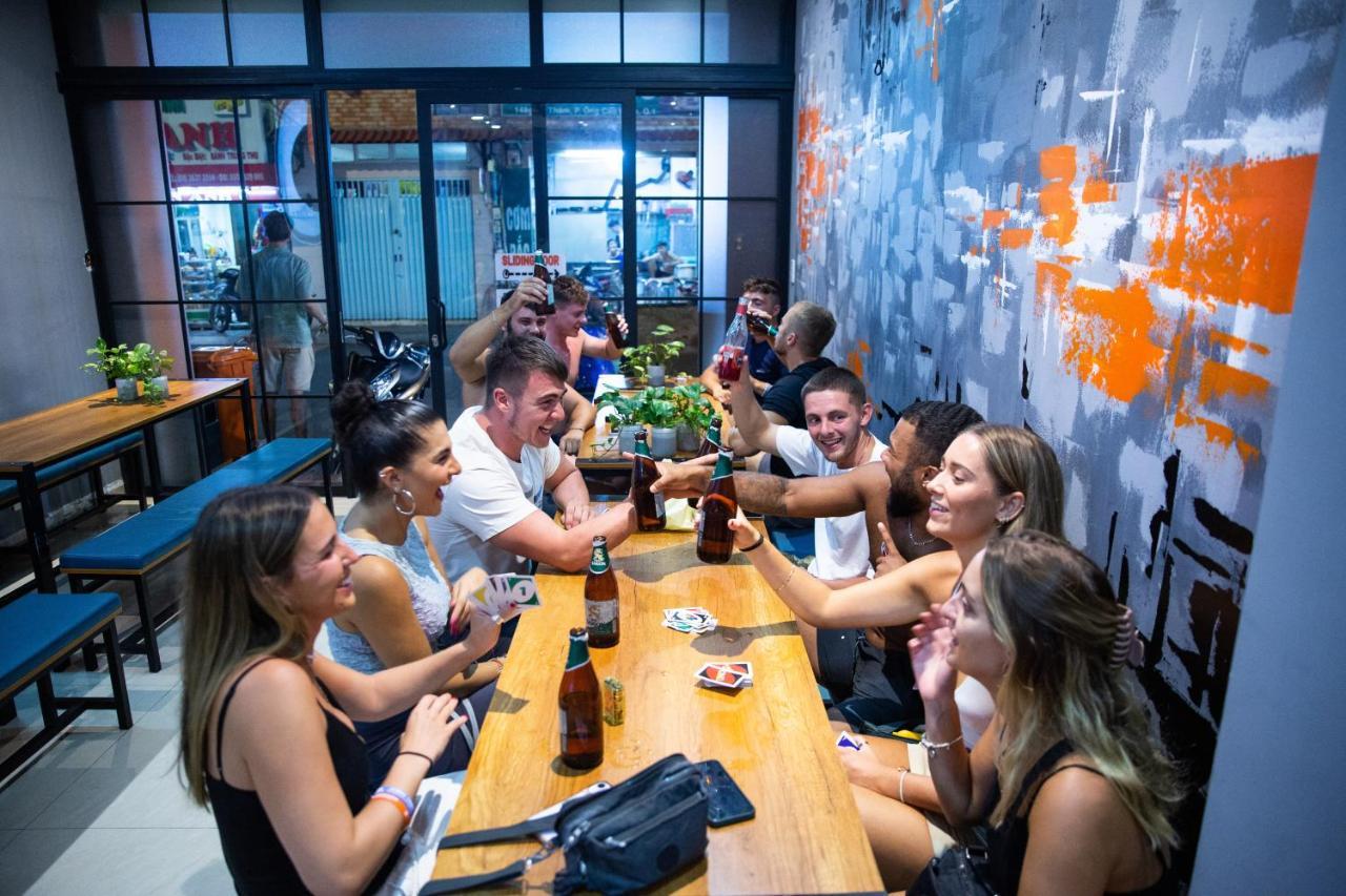 Base Backpackers Hostel Ho Chi Minh City Exterior photo